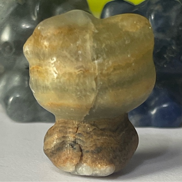 Set of Three Hello Kitty Crystal Carvings - Picture 8 of 8